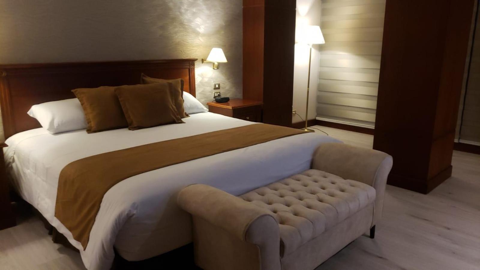 Hotel Emperador Ambato Exterior foto